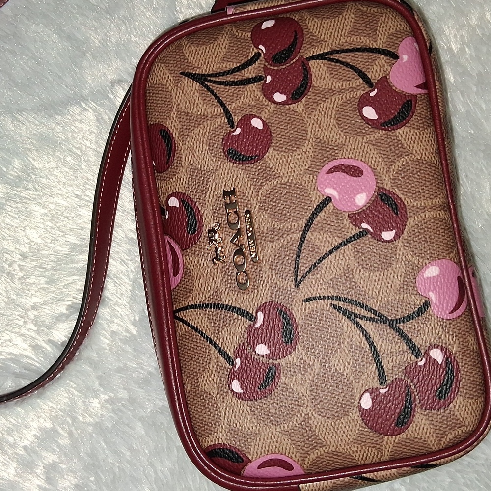 NWOT!COACH Mini Jamie Camera Bag In Signature With Cherry Print - Picture 2 of 8